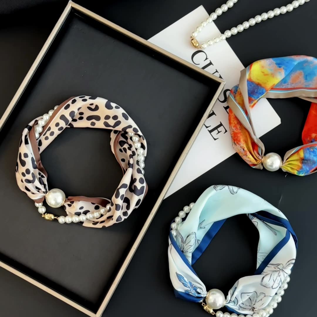 Silk Neck Scarf - Foulard in Seta Stampata con Chiusura