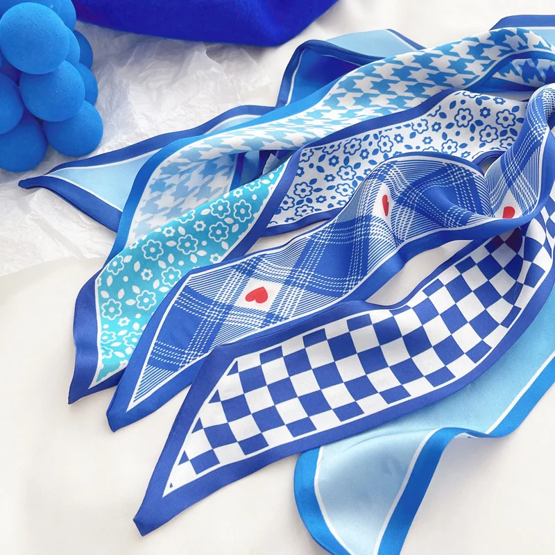 Sciarpa in seta blu Klein, nuo - Silk Neck Scarf recensione e prezzo